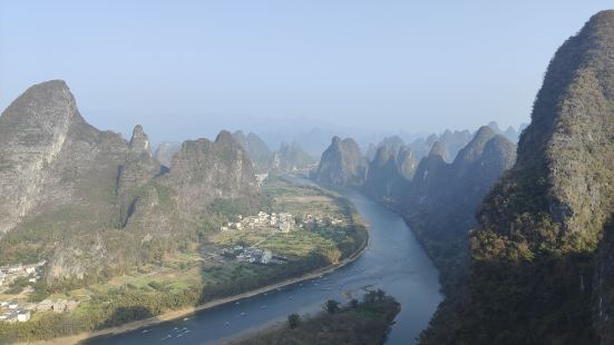 纯玩无购物点，买的日落团，先到相公山上看漓江，因为相公山观景