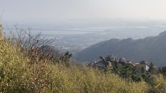 非常贴近大自然，景色优美，有玻璃栈道，通天佛手，也有儿童最喜