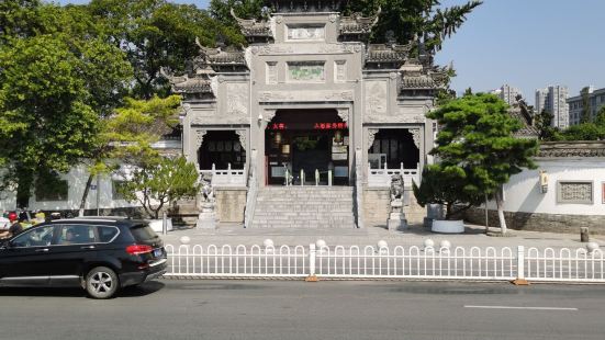 九月初去的米公祠，周日秋风送爽，温度适宜，天气很好。米公祠比