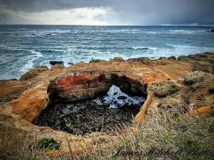 Devils Punchbowl Arch