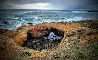 Devils Punchbowl Arch
