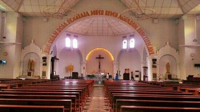 Gereja Katedral Santa Perawan Maria Ratu Rosario Suci