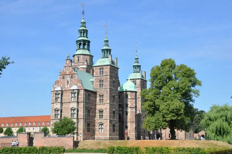 Hotels near The King's Garden