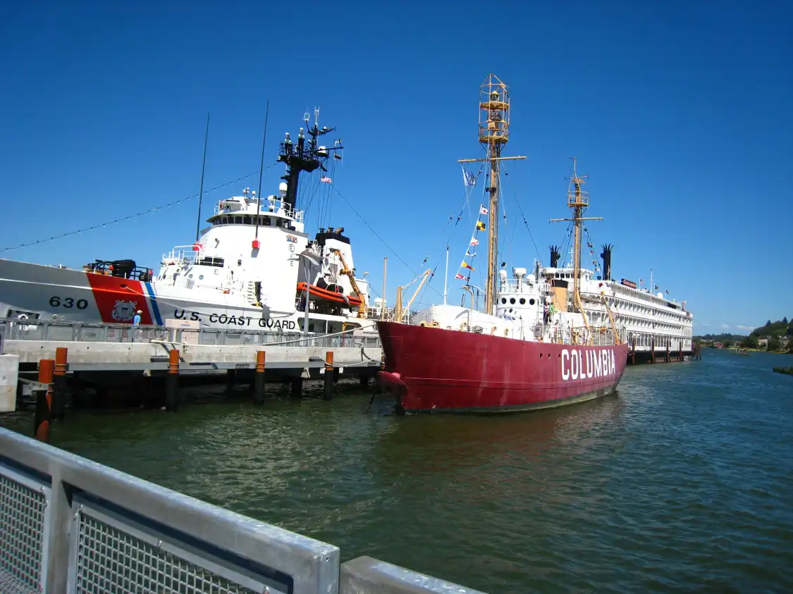 Hotels near Lightship Columbia (WLV604)