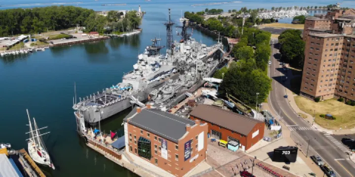 布法羅海軍及軍事公園