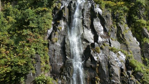 Shiragane Falls