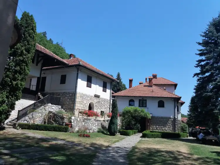 Hotels near Nikolje Monastery