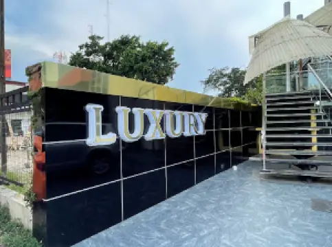 Luxury Club