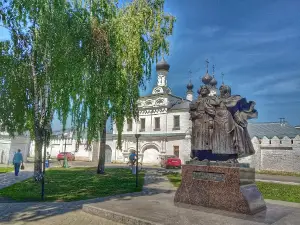 Monument to Peter and Fevronia Murom