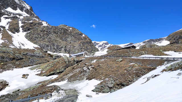 Lago dietro La Torre