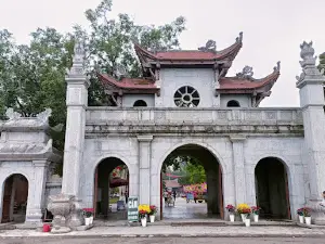 Đền Quốc Mẫu Âu Cơ