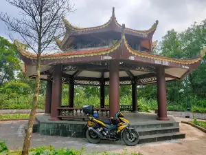 Thanh Giong monument