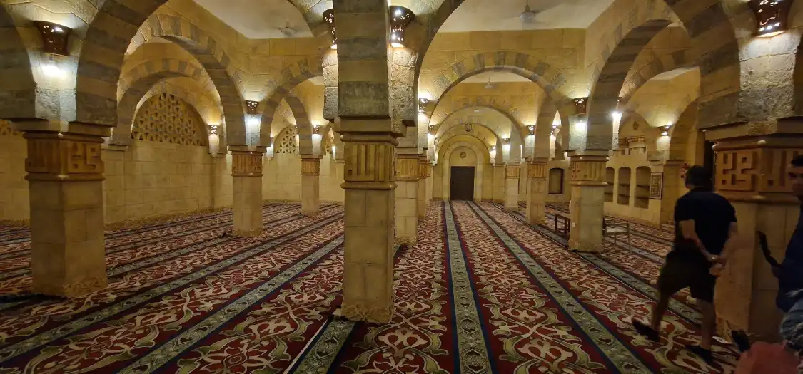 Hotels near Mustafa Mosque