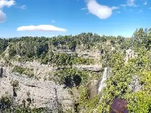 Reserva Natural Nant & Fall
