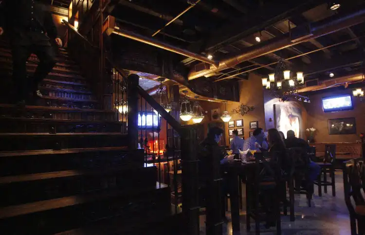 Hotels near 17th Street Entertainment District