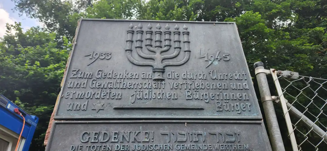 Hotels near Jewish Cemetery