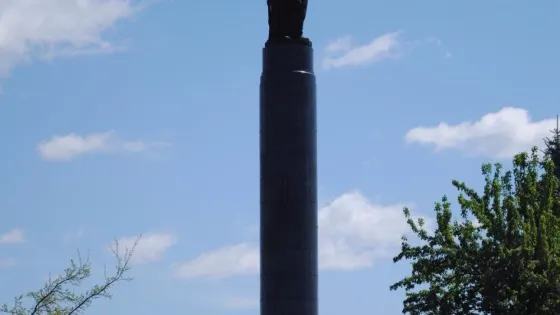 Monument Slavy