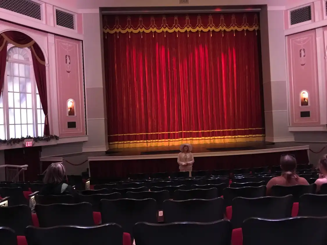 Hotels near Capitol Theatre