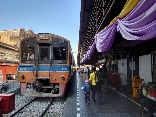 เคล็ดลับเพิ่มเติมสำหรับการเดินทางโดยรถไฟในประเทศไทย