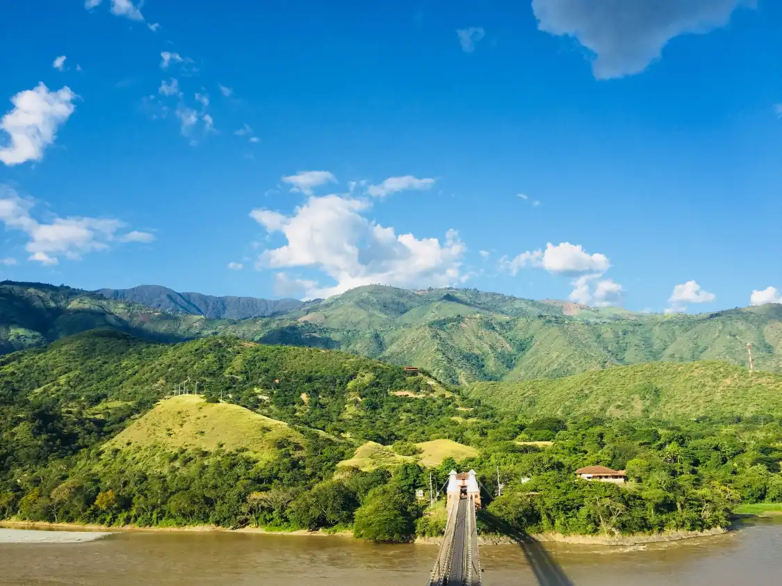 Hotels near Puente de Occidente