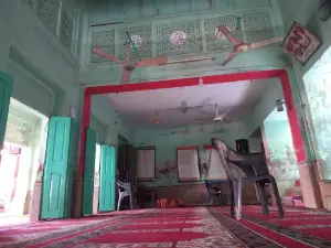 Laal Masjid