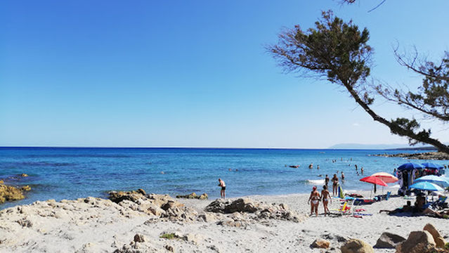 Spiaggia di Calaginepro, Airjibe Surf center