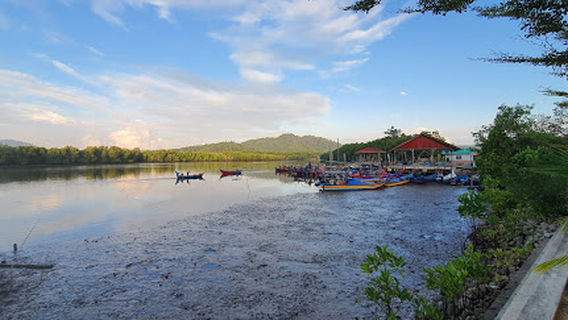 Nelayan Tiga Chalet Sitiawan