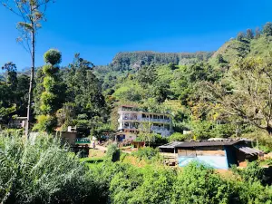 Bomburu Ella Waterfall