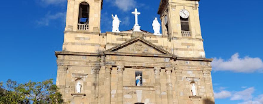Estatua Candelaria Forero