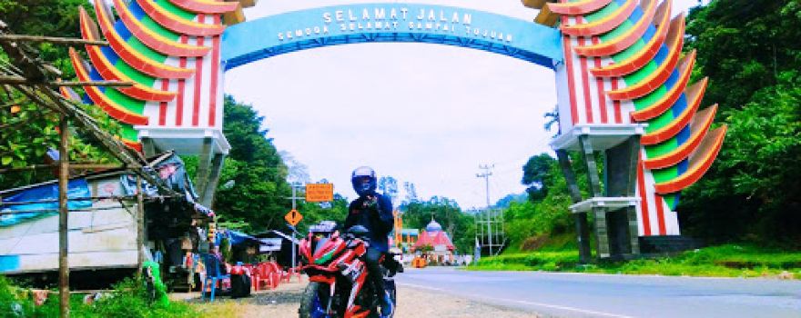 Tugu Perbatasan Padang - Painan