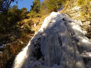 Yalyn waterfall
