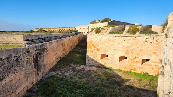 Isabel II Fortress / Mola Fortress