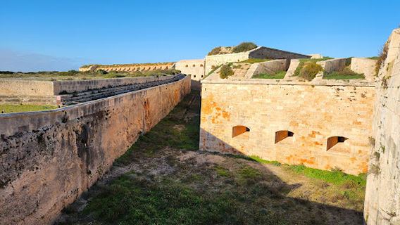 Isabel II Fortress / Mola Fortress