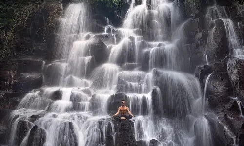Kanto Lampo Waterfall