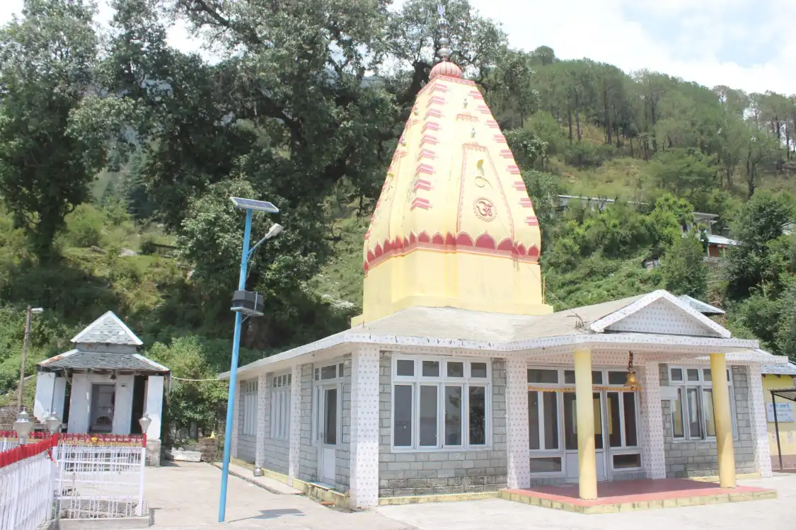 Hotels near Indru nag Temple