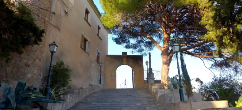 Hotels in Arta