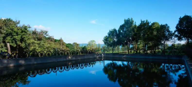 Hotels near Wang Nam Kheaw