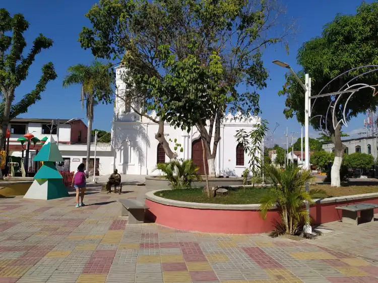 Hotels in Эль Ретен