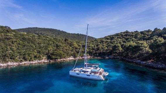 Luxury Sailing