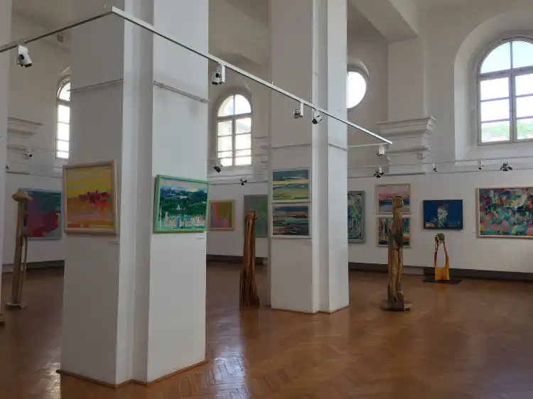 Hotels near Bureau of Artistic Exhibitions