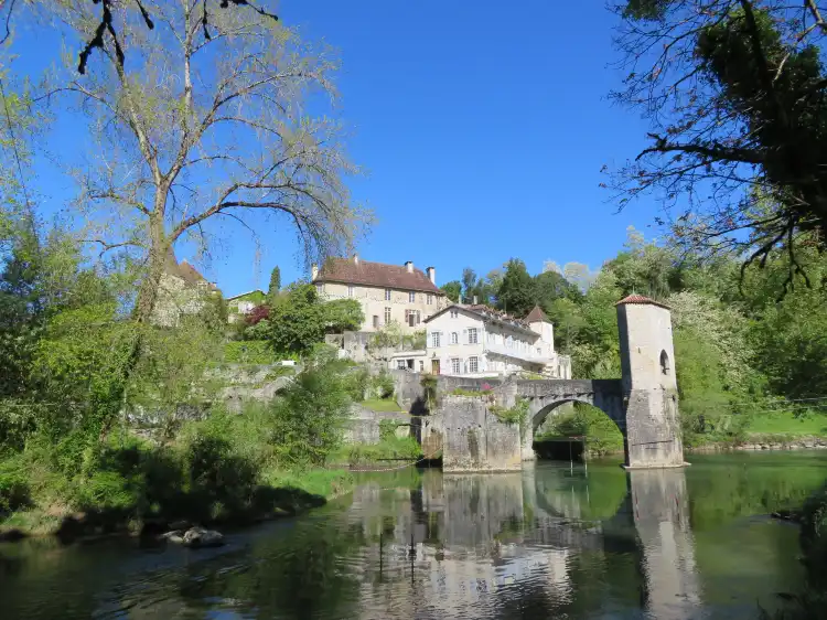 Hotels in Sauveterre-de-Béarn