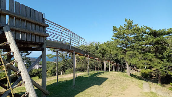 ジャンボ滑り台