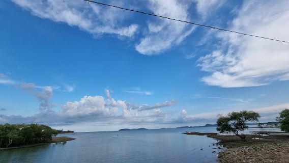 Pak Hat Beach