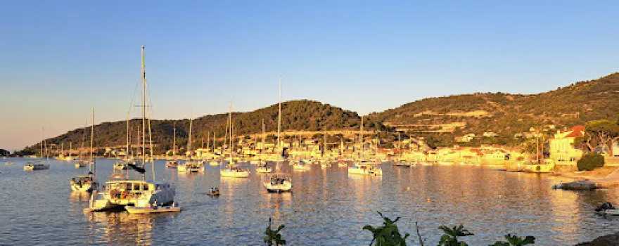 Vis Ferry Harbour
