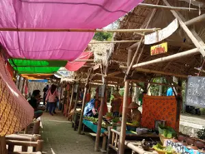 Inis Seasonal Tourism Market