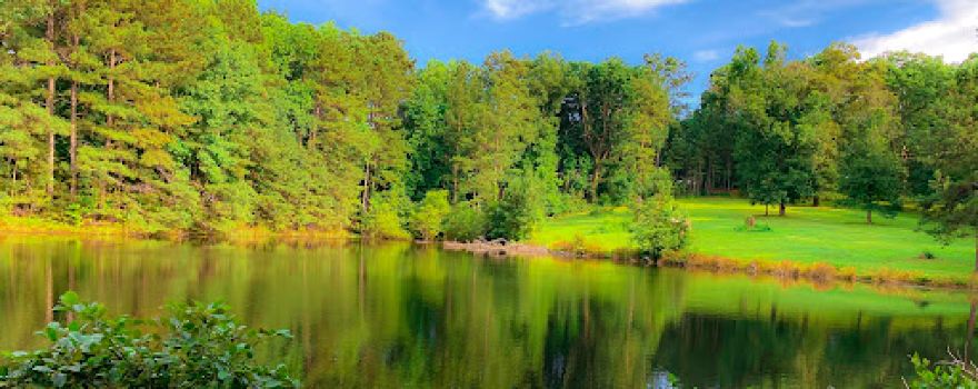 TWIN PONDS ESCAPE