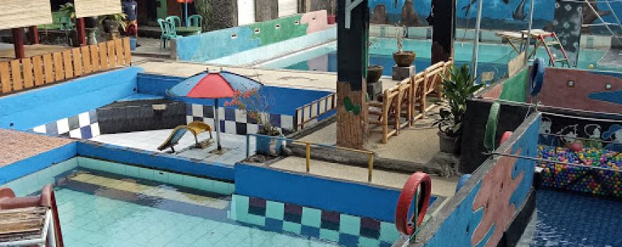 Kolam Renang n Lesehan Dewa Dewi