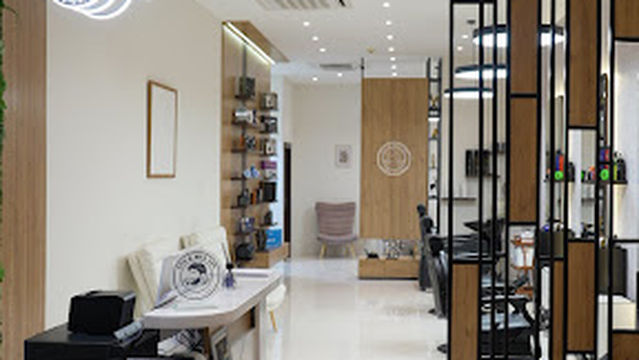 Dax and Wax صالون للحلاقة و سبا للرجال