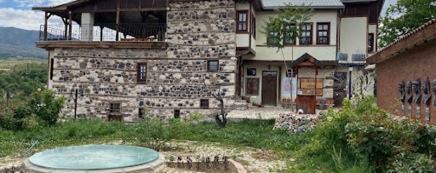 Hacıemirogullari konağı