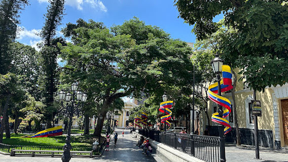 Bolivar Square
